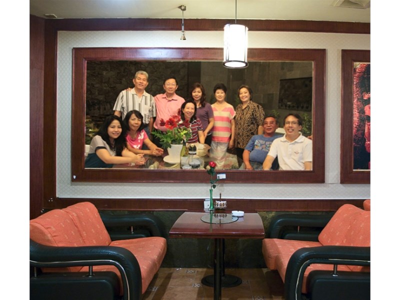 kiqing di ruma ayan